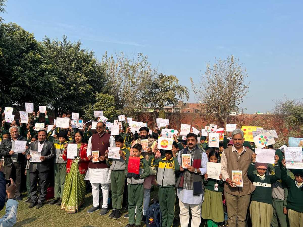 परीक्षा के तनाव को लेकर पेंटिंग प्रतियोगिता का आयोजन